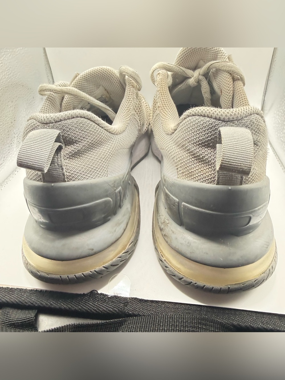 Nike Women's Light Gray Mesh Running Shoes - Picture 3 of 6